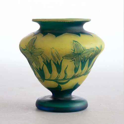 Antique Glass Vases - 9 items for sale Priced under £250 on SellingAntiquesLITE.co.uk