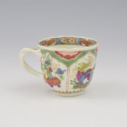 DR WALL FIRST PERIOD WORCESTER PORCELAIN DRAGON IN COMPARTMENTS FLUTED COFFEE CUP C1770