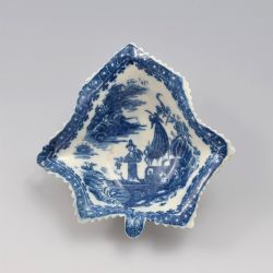 FINE CAUGHLEY PORCELAIN LEAF SHAPED PICKLE DISH FISHERMAN PATTERN C1780