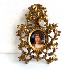 19TH CENTURY MINIATURE CONTAINED IN A GILT FRAME CIRCA 1880