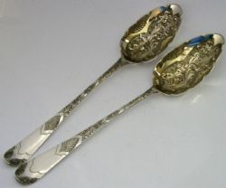 BEAUTIFUL GEORGIAN STERLING SILVER BERRY SERVING SPOONS 179199 ANTIQUE 114G