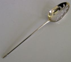 FANCY BACK GEORGIAN STERLING SILVER MOTE SPOON C1760S ANTIQUE WALLIS