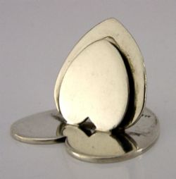 SAMPSON MORDAN LOVE HEART STERLING SILVER MENU HOLDER PLACE MARKER 1905