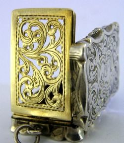 BEAUTIFUL NATHANIEL MILLS VICTORIAN STERLING SILVER VINAIGRETTE BOX 1851