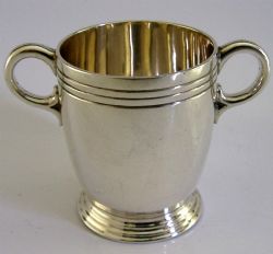 HEAVY 64G ENGLISH STERLING SILVER BEAKER CUP 1939 ART DECO BARWARE