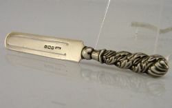 PRETTY ENGLISH ANTIQUE STERLING SILVER BOOKMARK PAGE MAKER 1921 DESK ITEMS