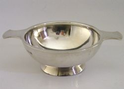 ENGLISH SOLID STERLING SILVER WHISKY QUAICH CUP 1957 BARWARE 54G
