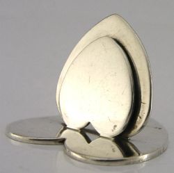 SAMPSON MORDAN LOVE HEART STERLING SILVER MENU HOLDER PLACE MARKER 1903 ANTIQUE