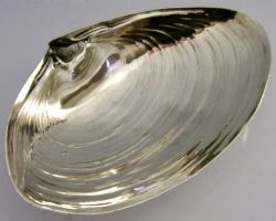 UNUSUAL STERLING SILVER SEASHELL SHAPED DISH WALLACE C1900 ANTIQUE 94G AMERICAN