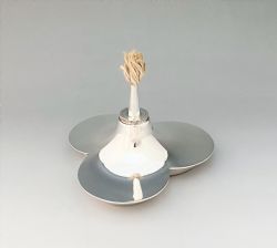 AN ATTRACTIVE TREFOIL SILVER TABLE LIGHTER