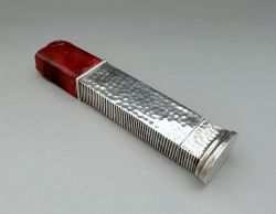 A RARE EDWARDIAN SILVER VESTA SEALING WAX COMBO