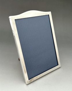 A HANDSOME AND USEFUL SILVER PHOTO FRAME