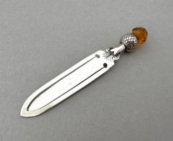 A LOVELY SILVER BOOKMARK WITH AN AMBER THISTLE TERMINAL