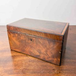 EARLY VICTORIAN FLAME MAHOGANY TEA CADDY