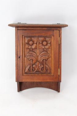 SMALL EDWARDIAN ARTS CRAFTS OAK WALL CABINET