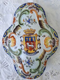 ANTIQUE DESVRES ROUEN FRENCH FAIENCE BOX AND COVER
