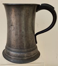 ANTIQUE VICTORIAN PEWTER QUART CONCAVE MUG