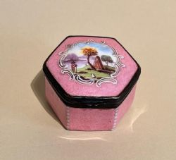 18TH CENTURY STAFFORDSHIRE ENAMEL BOX