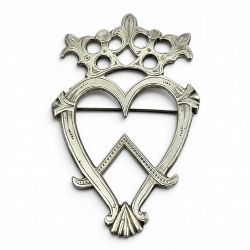 VICTORIAN SCOTTISH ANTIQUE SILVER MARY BROOCH INVERNESS C1875