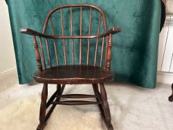 ANTIQUE ROCKING CHAIR