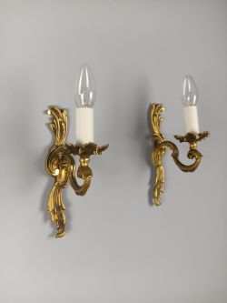PAIR OF FRENCH ANTIQUE SINGLE ARM GILDED BRONZE GILDED BRONZE WALL LIGHTS