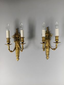PAIR OF FRENCH 19TH CENTURY ANTIQUE TWIN ARM GILDED BRASS GILDED BRASS WALL LIGHTS