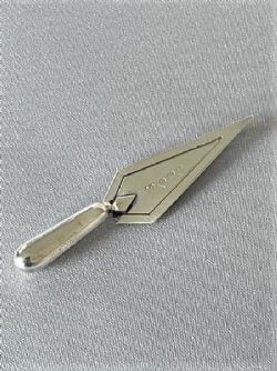 AN EDWARDIAN NOVELTY SILVER TORWEL BOOKMARK