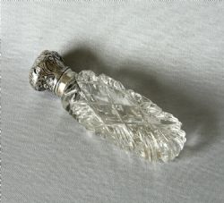 A GORGEOUS VICTORIAN SILVER CUT GLASS SCENT BOTTLE