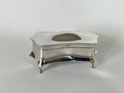A STYLISH GEORGE V SILVER CUFFLINKSTRINKET BOX