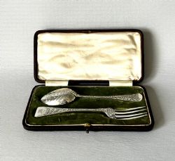 A GORGEOUS VICTORIAN BOXED SILVER CHRISTENING SET