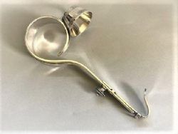 AN EXCELLENT EDWARDIAN SILVER PLATED CHAMPAGNE BOTTLE HOLDER