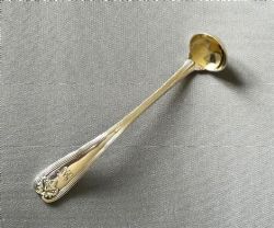 A TIFFANY COLONIAL PATTERN SILVER LONG HANDLED CONDIMENT LADLE