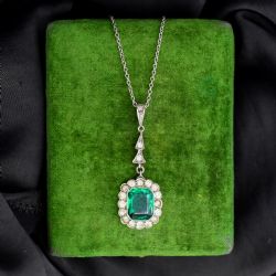 ANTIQUE EMERALD CUT PASTE SILVER PENDANT AND CHAIN NECKLACE 155