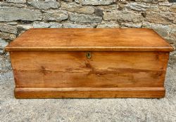 ANTIQUE PINE BLANKET BOX