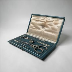 ART DECO SEWING KIT
