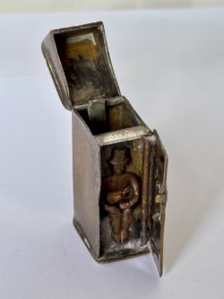 VICTORIAN NOVELTY PRIVY OUTHOUSE GENTLEMAN ON TOILET LOO VESTA CASE MATCH SAFE
