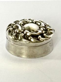 EDWARDIAN SMALL SILVER GILT PILL TRINKET RING BOX ADIE LOVEKIN BIRMINGHAM 1903