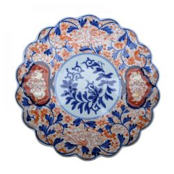 GOOD JAPANESE IMARI CHARGER