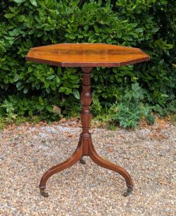 REGENCY MAHOGANY TABLE WITH TILT TOP ACTION
