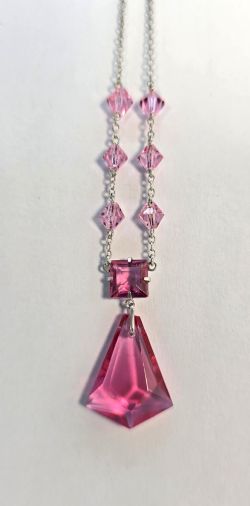 ELEGANT ART DECO PINK HAND CUT CRYSTAL AND SILVER NECKLACE