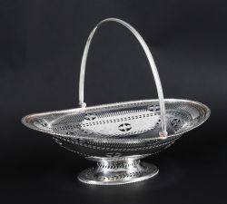 ANTIQUE VICTORIAN SILVER PLATED NEO CLASSICAL FRUIT BASKET C1860