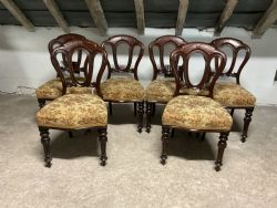 A SET OF SIX VICTORIAN MAHOGANY DINING CHAIRS