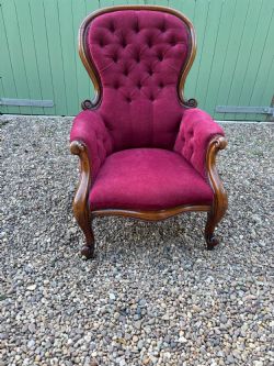 A VICTORIAN MAHOGANY GENTLEMANS ARMCHAIR