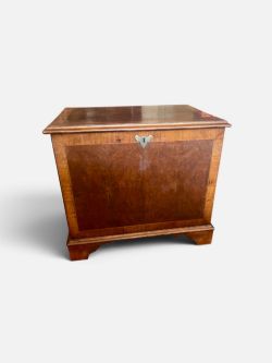SMALL FIGURED WALNUT AND CROSSBANDED COFFER