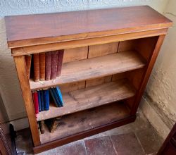 VICTORIAN MAHOGANY OPEN BOOKCASE