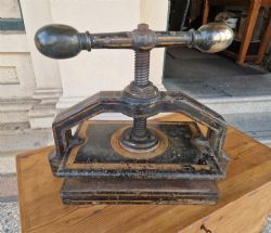 ANTIQUE BOOK PRESS
