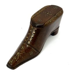 LATE GEORGIAN SNUFF SHOE