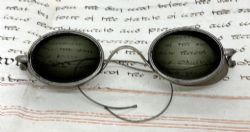 PAIR OF WW1 TINTED GOGGLES