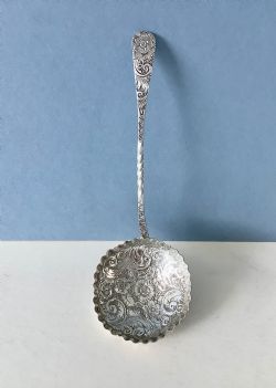 ANTIQUE VICTORIAN SOLID SILVER LADLE