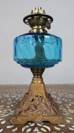 ANTIQUE VICTORIAN OIL LAMP WITH BLUE GLASS FONT